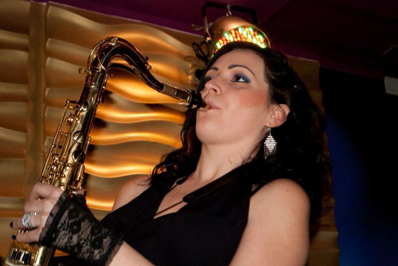 female saxophone players zarqa jordan